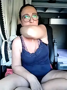 Milfa_nimfomana live sex cam