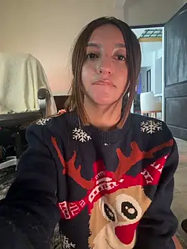 aly_golden_'s cam snapshot