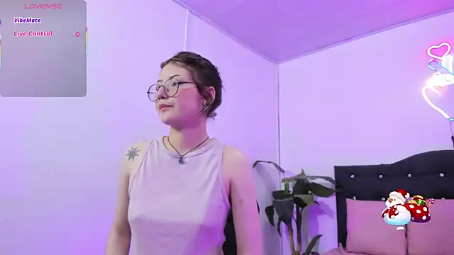 LEAH_TAY's cam snapshot