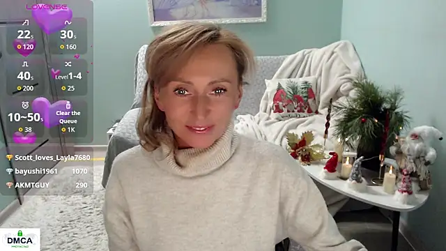 HornyMilf_777's cam snapshot