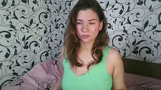 YourEmilie's cam snapshot