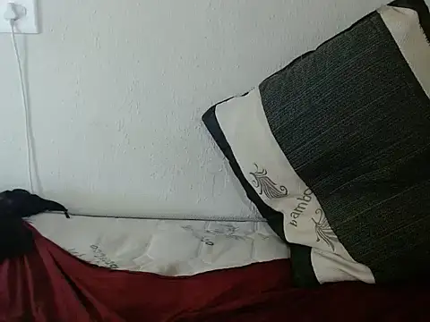 HugeTitties's cam snapshot