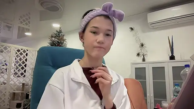 lilXdomii live sex cam