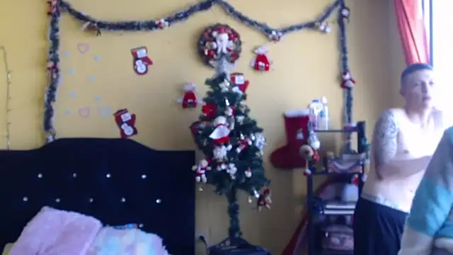 Violet_And_Smith's cam snapshot