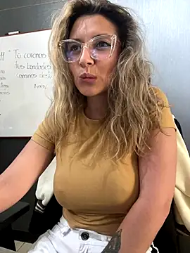 Isabella_Varella live sex cam