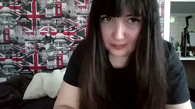 Lynylou live sex cam