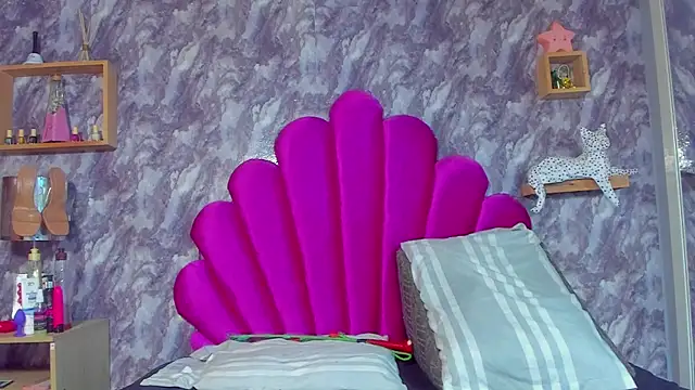 EMMAPARISS live sex cam