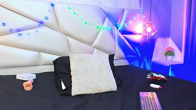 laurettedela_rouse live sex cam