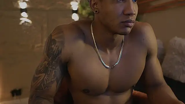 Logan_Varela live sex cam