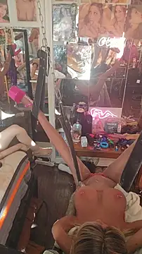 luvs2cumm69 live sex cam