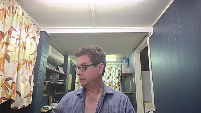 tilobinder live sex cam