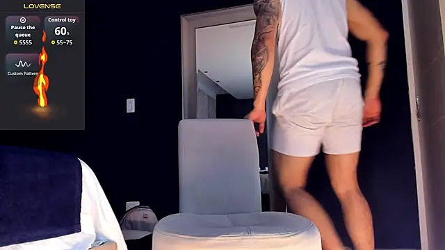 MarkWalker__'s cam snapshot