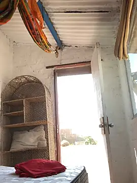 kvr27's cam snapshot