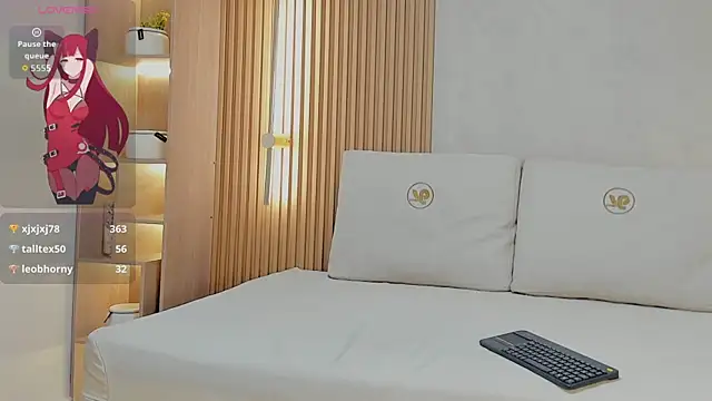 evony_becker_'s cam snapshot