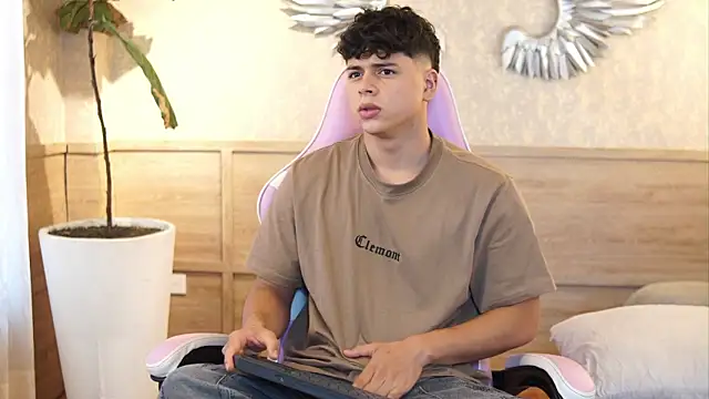 Ethan_occonor live sex cam