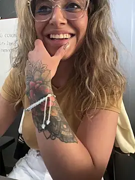 Isabella_Varella live sex cam