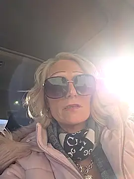 BeautifulXouple's cam snapshot