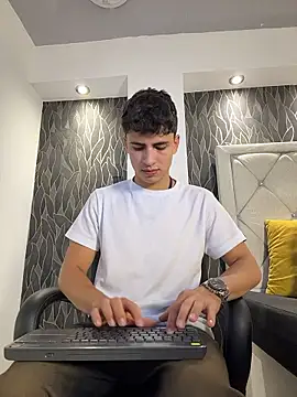 AdrianRinaldi live sex cam