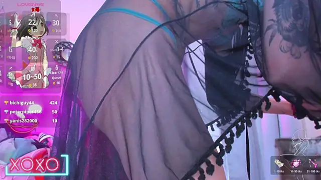 GabbyHills live sex cam