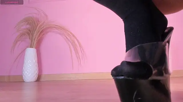 MaddieSteel live sex cam