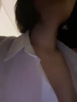 Mia-t's cam snapshot