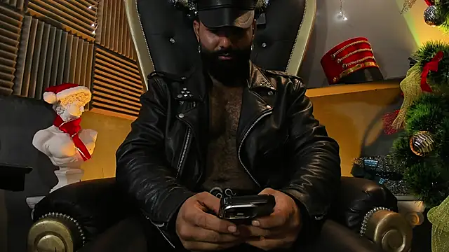 BeardAndrew live sex cam