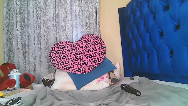 Sassy_Classysquirt live sex cam