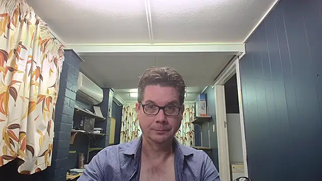 tilobinder live sex cam