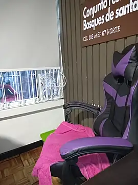 Cute_Penelope live sex cam