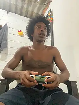 Larry-n-clouds live sex cam