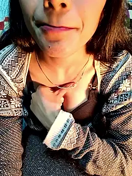 Yours-Zeenat's cam snapshot