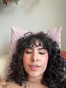 SugarTroubl33 live sex cam