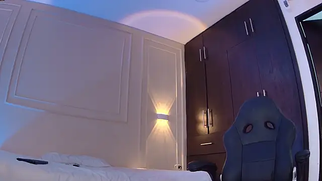 ashley_deluxe's cam snapshot