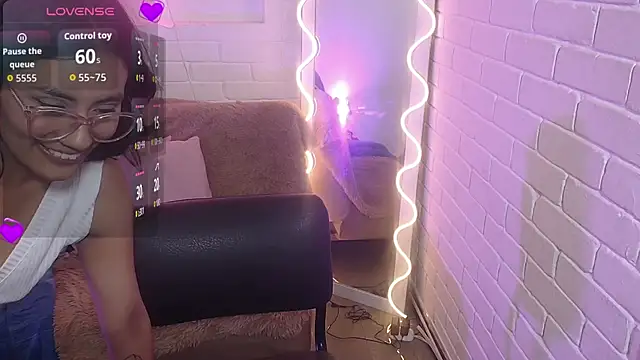 PEACHY_TAY's cam snapshot