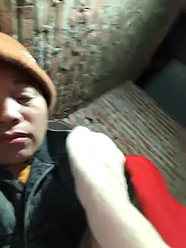 Y-eahi's cam snapshot