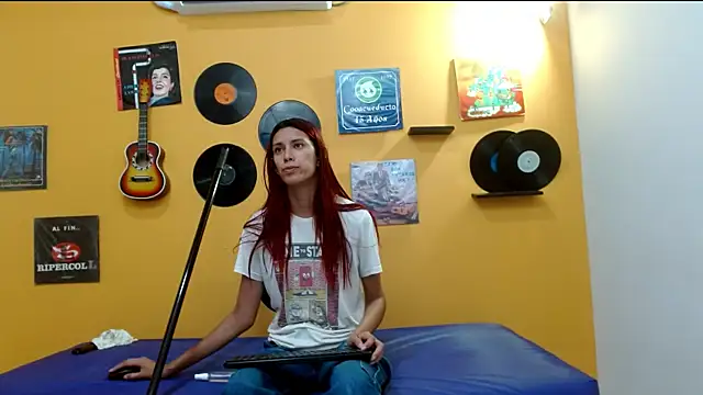 skinnyverus18's cam snapshot