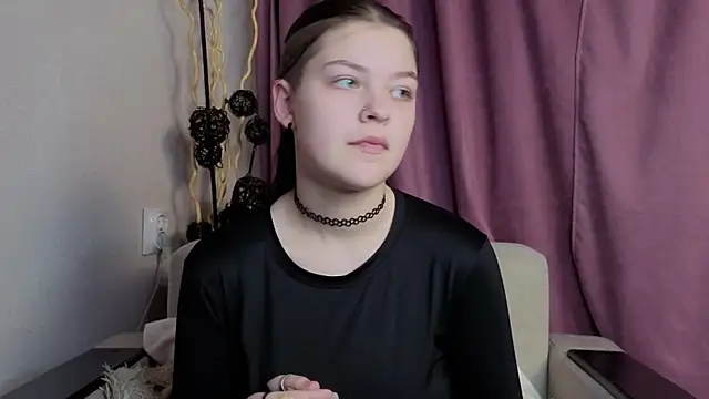 BevHanni's cam snapshot