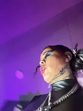 MorganaCrowley live sex cam