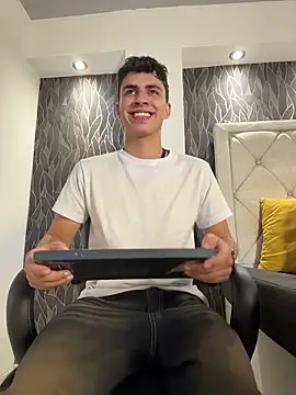 AdrianRinaldi live sex cam