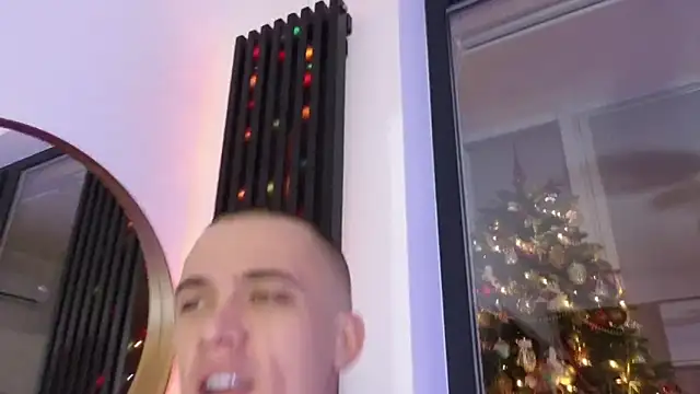 SultryAndrewww live sex cam