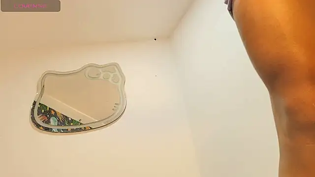 lucianaglow_ live sex cam