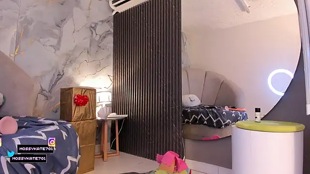 Katemoss70 live sex cam