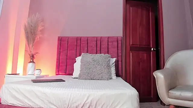 EloiseQuinn's cam snapshot