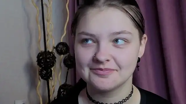 BevHanni's cam snapshot