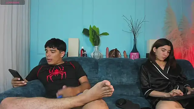 CuteButHarder's cam snapshot