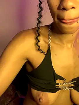 Cammgirlmii live sex cam