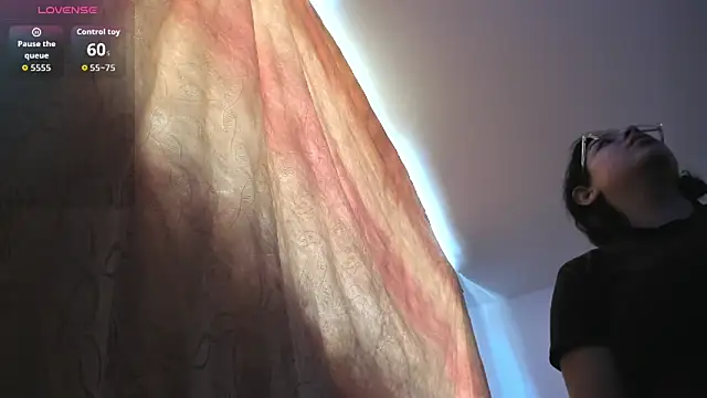 Kylie2211 live sex cam