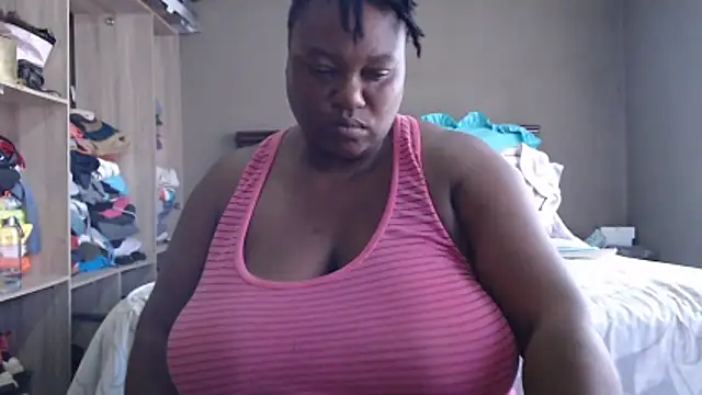 MATUREBUSSTY's cam snapshot