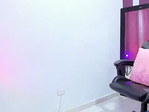 JadeRouse18's cam snapshot