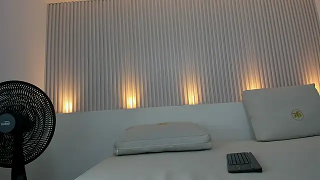 sarah_borch's cam snapshot